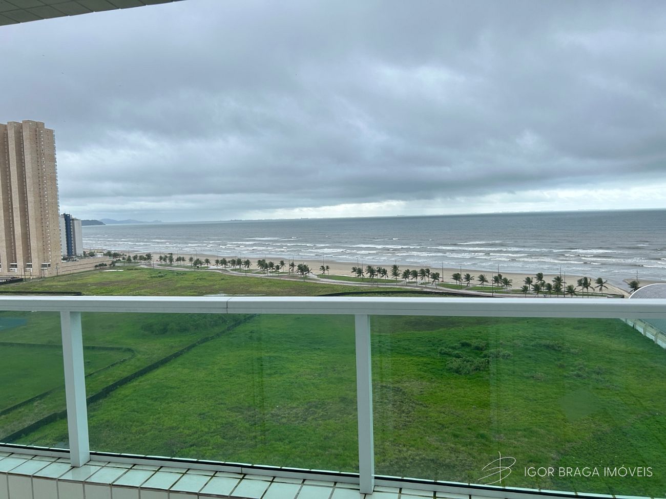 BELISSÍMO APARTAMENTO, VISTA PARA O  MAR