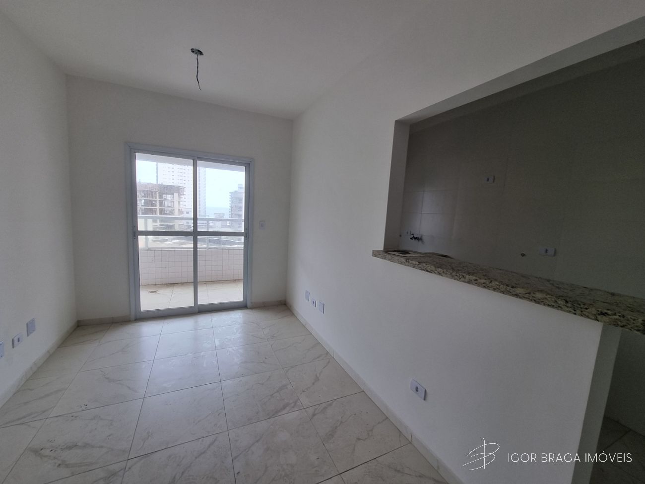 BELISSÍMO APARTAMENTO, AMPLO E FINO ACABAMENTO