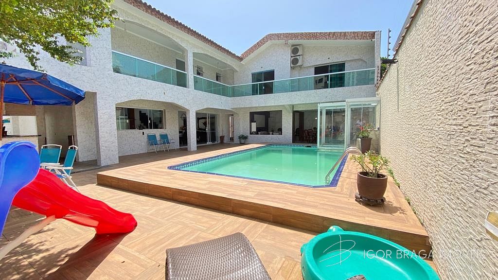 BELÍSSIMA CASA ALTO PADRÃO