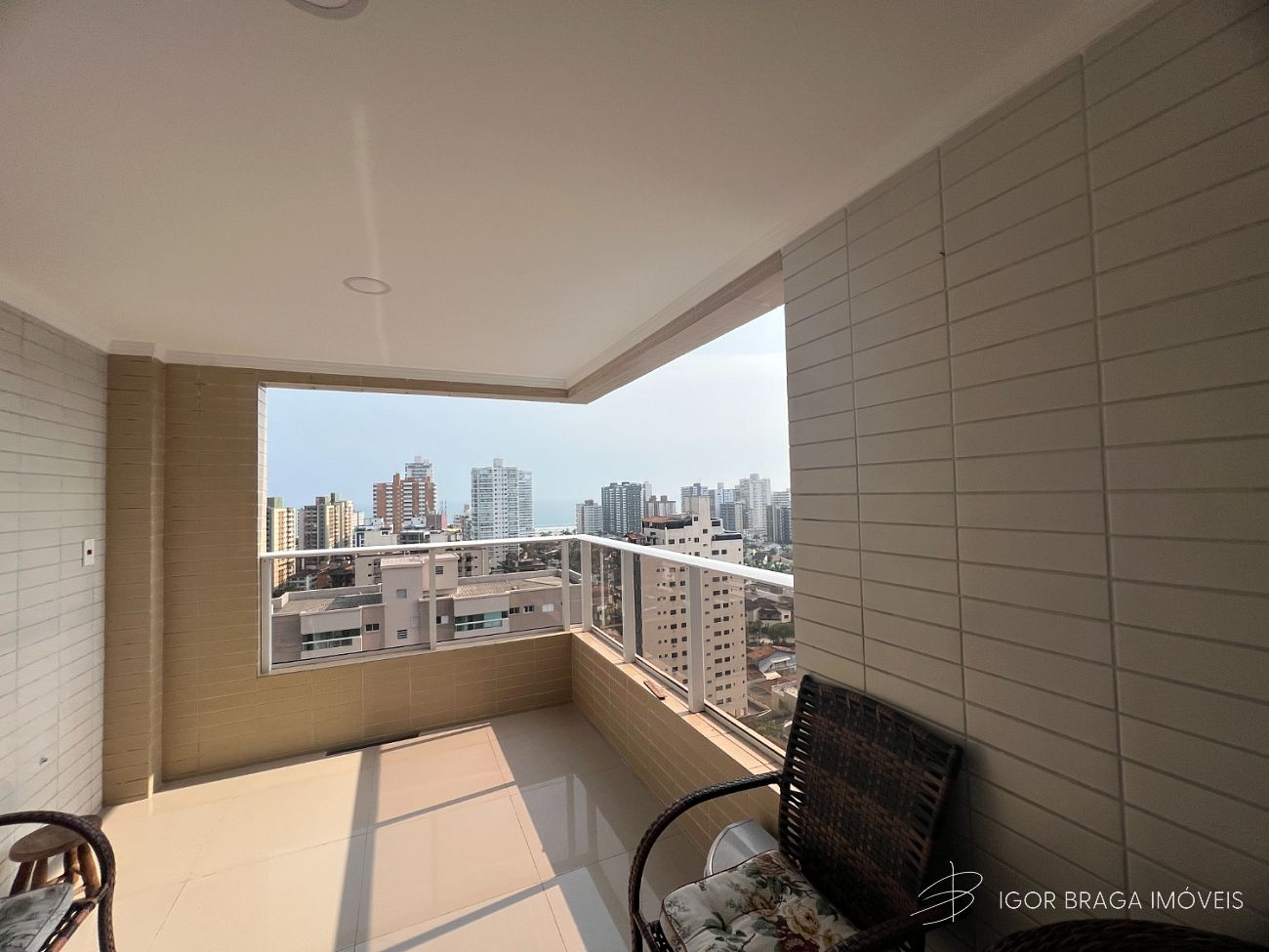 BELÍSSIMO APARTAMENTO, ACABAMENTO FINO E LAZER COMPLETO