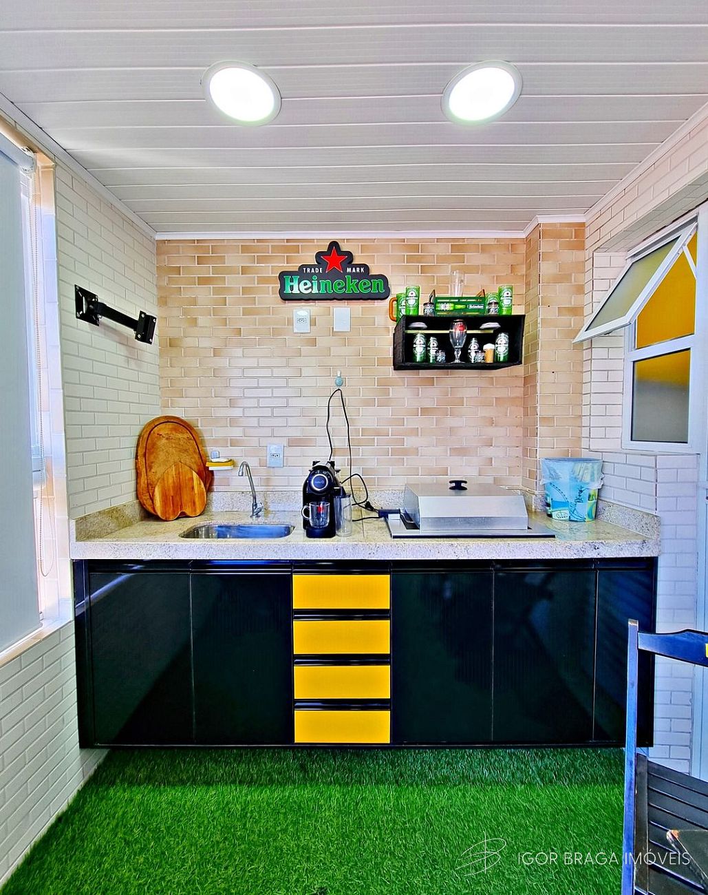 BELÍSSIMO APARTAMENTO, FINO ACABAMENTO E LAZER COMPLETO