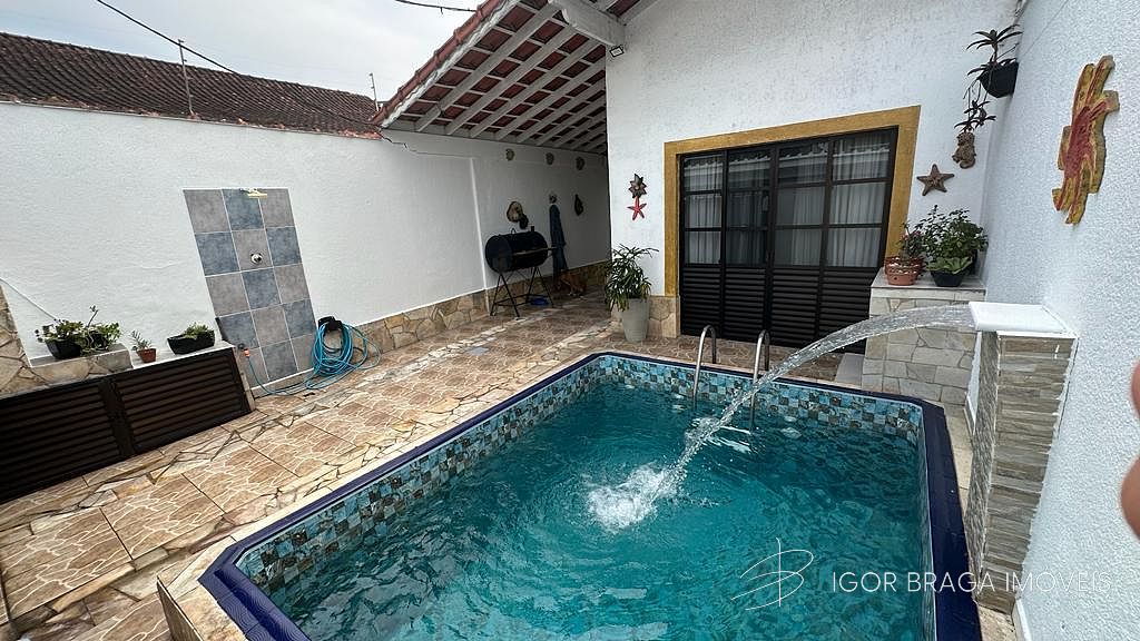 EXCELENTE CASA, AMPLA E FINO ACABAMENTO