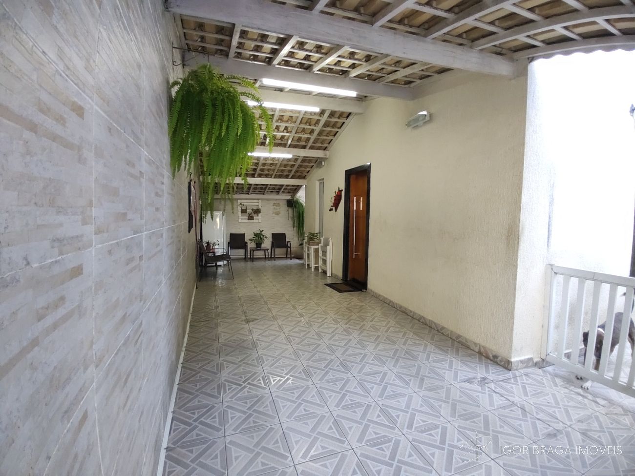 BELÍSSIMA CASA, AMPLA E FINO ACABAMENTO