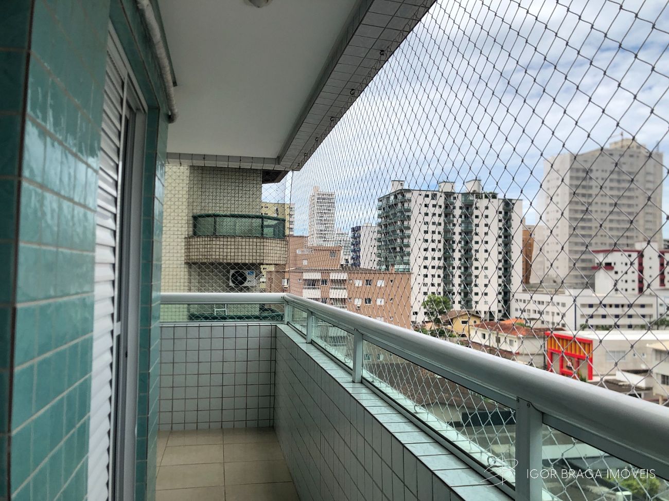 EXCELENTE APARTAMENTO A 400M DO MA E COM ÁREA DE LAZER COMPLETA
