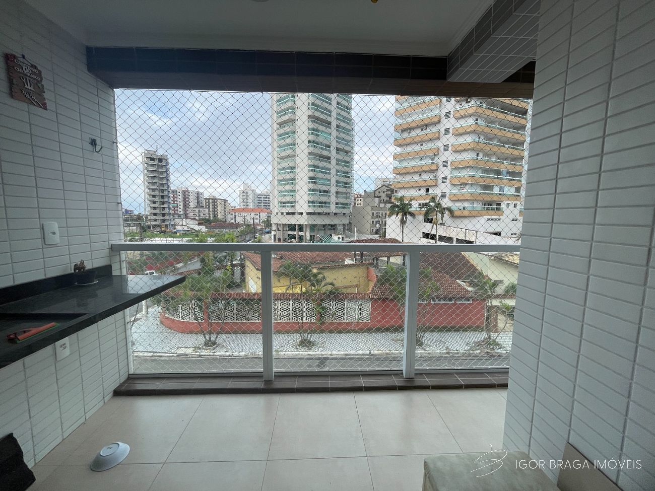 BELÍSSIMO APARTAMENTO AMPLO, ACABAMENTO FINO E LAZER COMPLETO