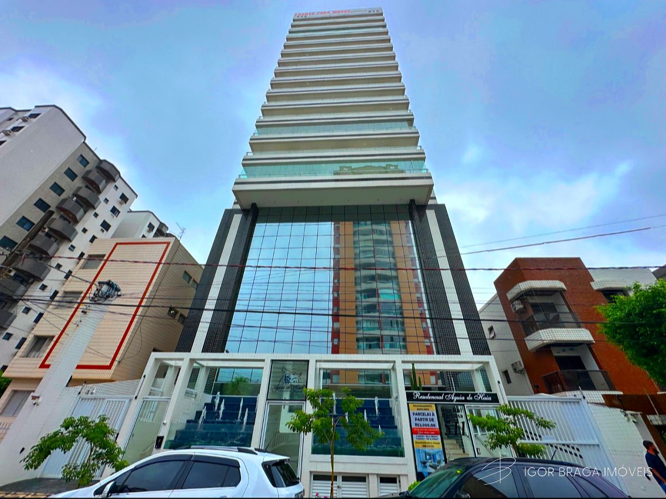 BELÍSSIMO APARTAMENTO, À 500M DO MAR E LAZER COMPLETO