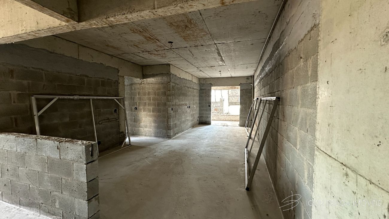 BELÍSSIMO APARTAMENTO, À 200M DO MAR E LAZER COMPLETO