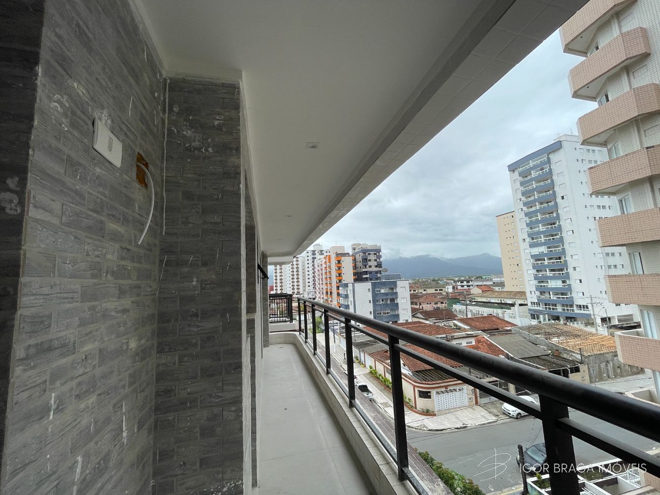 BELÍSSIMO LANÇAMENTO AMPLO E ACABAMENTO FINO