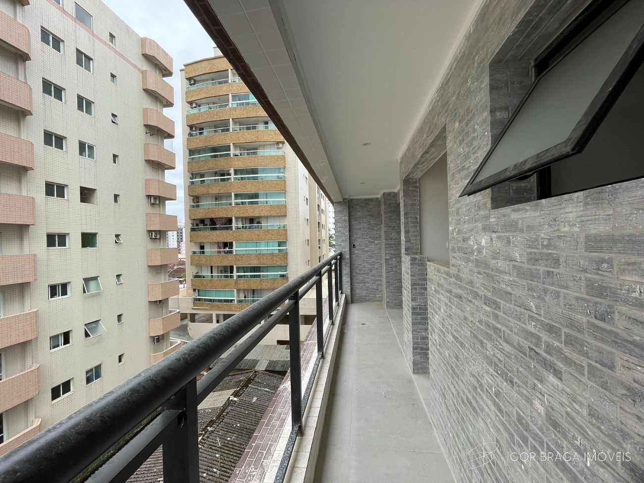 BELÍSSIMO LANÇAMENTO AMPLO E ACABAMENTO FINO