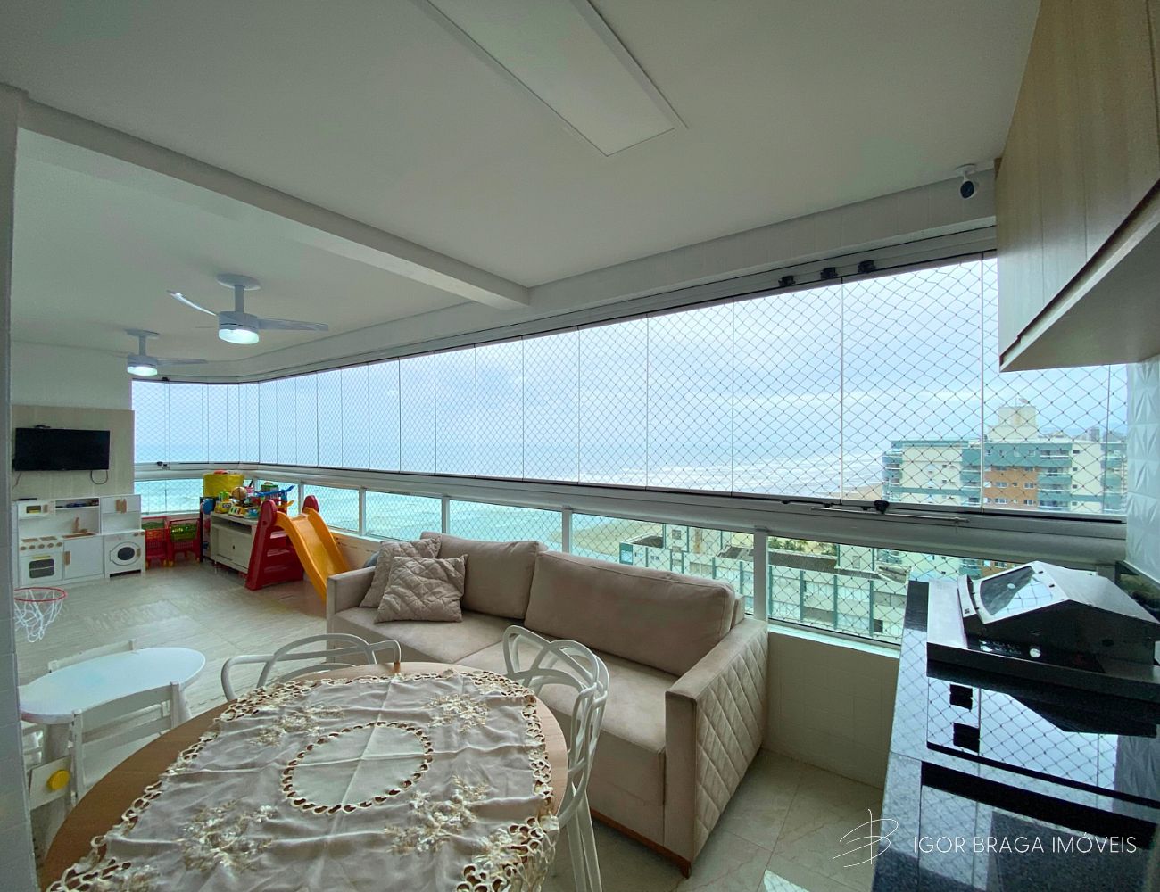 LUXUOSO APARTAMENTO AMPLO, VISTA MAR