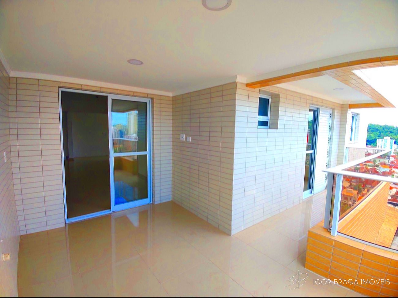 EXCELENTE APARTAMENTO, À 700M DO MAR E LAZER COMPLETO