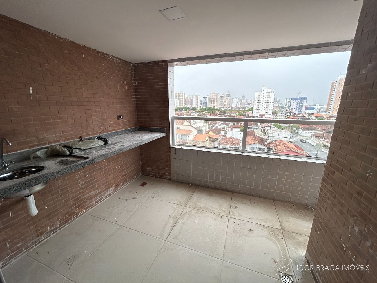 BELISSIMO APARTAMENTO, LAZER E À 500M DO MAR