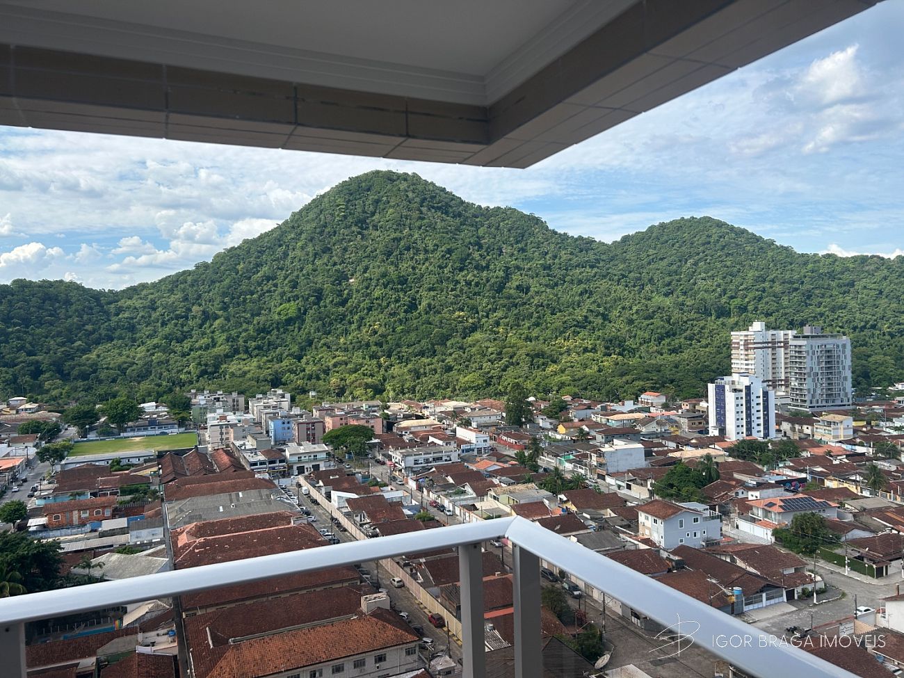 EXCELENTE APARTAMENTO AMPLO, ACABAMENTO FINO E LAZER COMPLETO