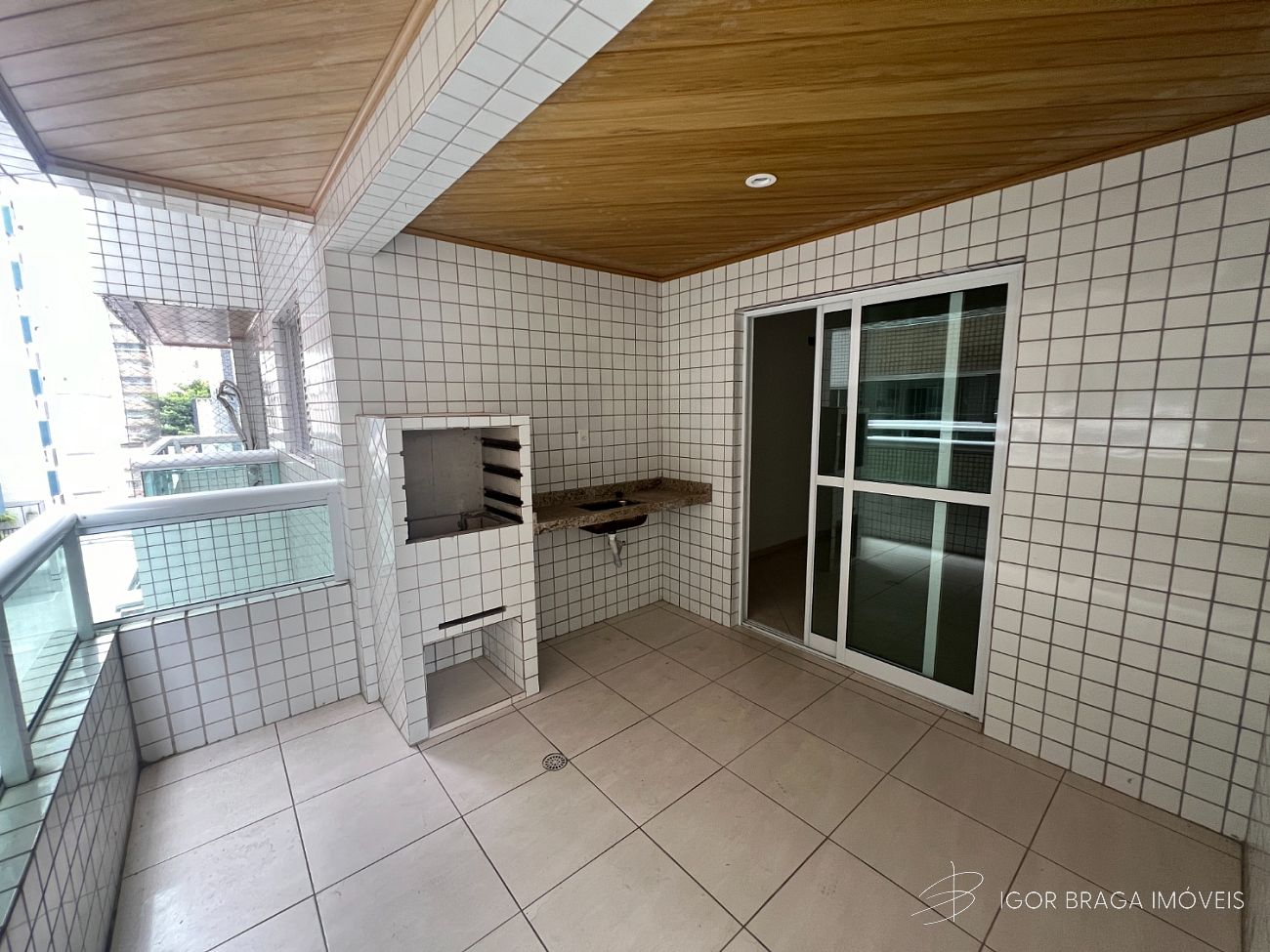 EXCELENTE APARTAMENTO AMPLO, ACABAMENTO FINO E LAZER