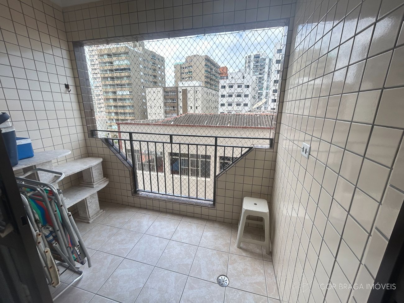 BELÍSSIMO APARTAMENTO AMPLO E VISTA MAR