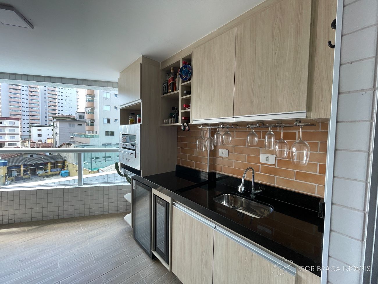 BELÍSSIMO APARTAMENTO AMPLO, ACABAMENTO FINO E LAZER COMPLETO