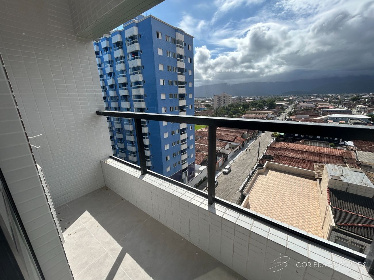 EXCELENTE APARTAMENTO AMPLO, VISTA MAR E LAZER COMPLETO