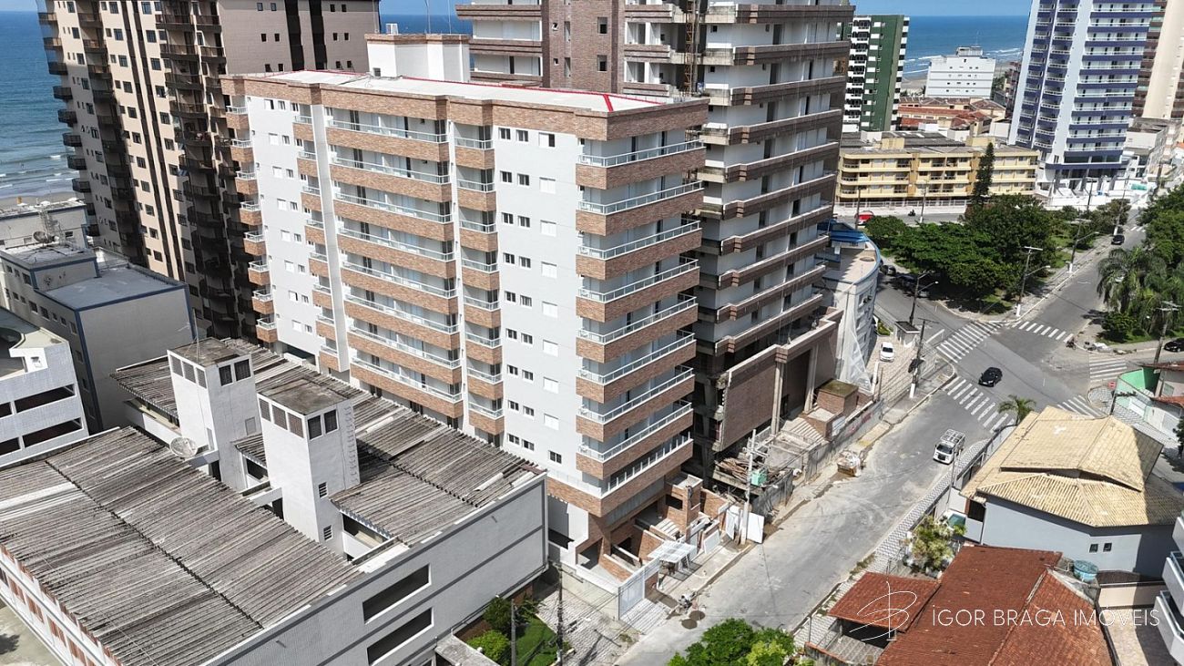 EXCELENTE APARTAMENTO AMPLO, ACABAMENTO FINO E LAZER COMPLETO