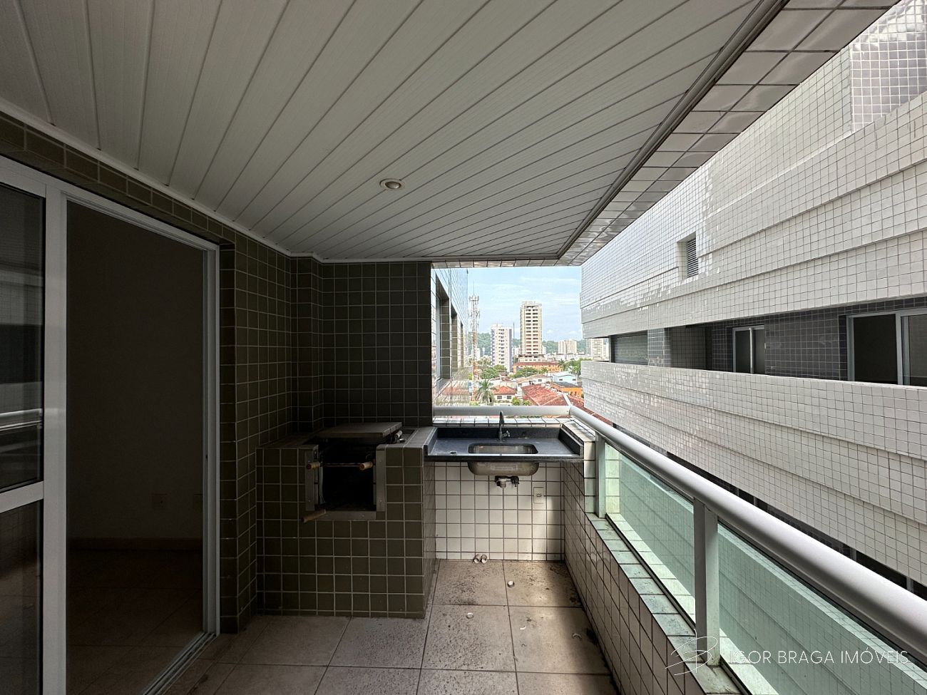 BELÍSSIMO APARTAMENTO, AMPLO, ACABAMENTO FINO E LAZER COMPLETO