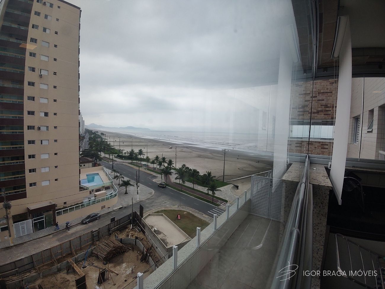 BELÍSSIMO APARTAMENTO, FINO ACABAMENTO E LAZER COMPLETO