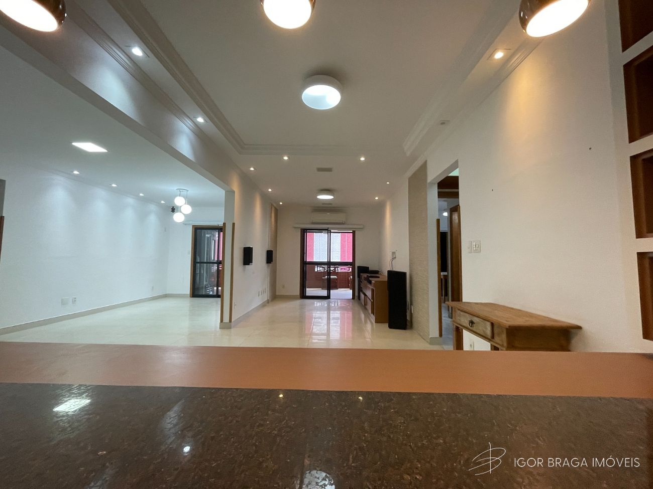 EXCELENTE APARTAMENTO AMPLO, ACABAMENTO FINO E LAZER