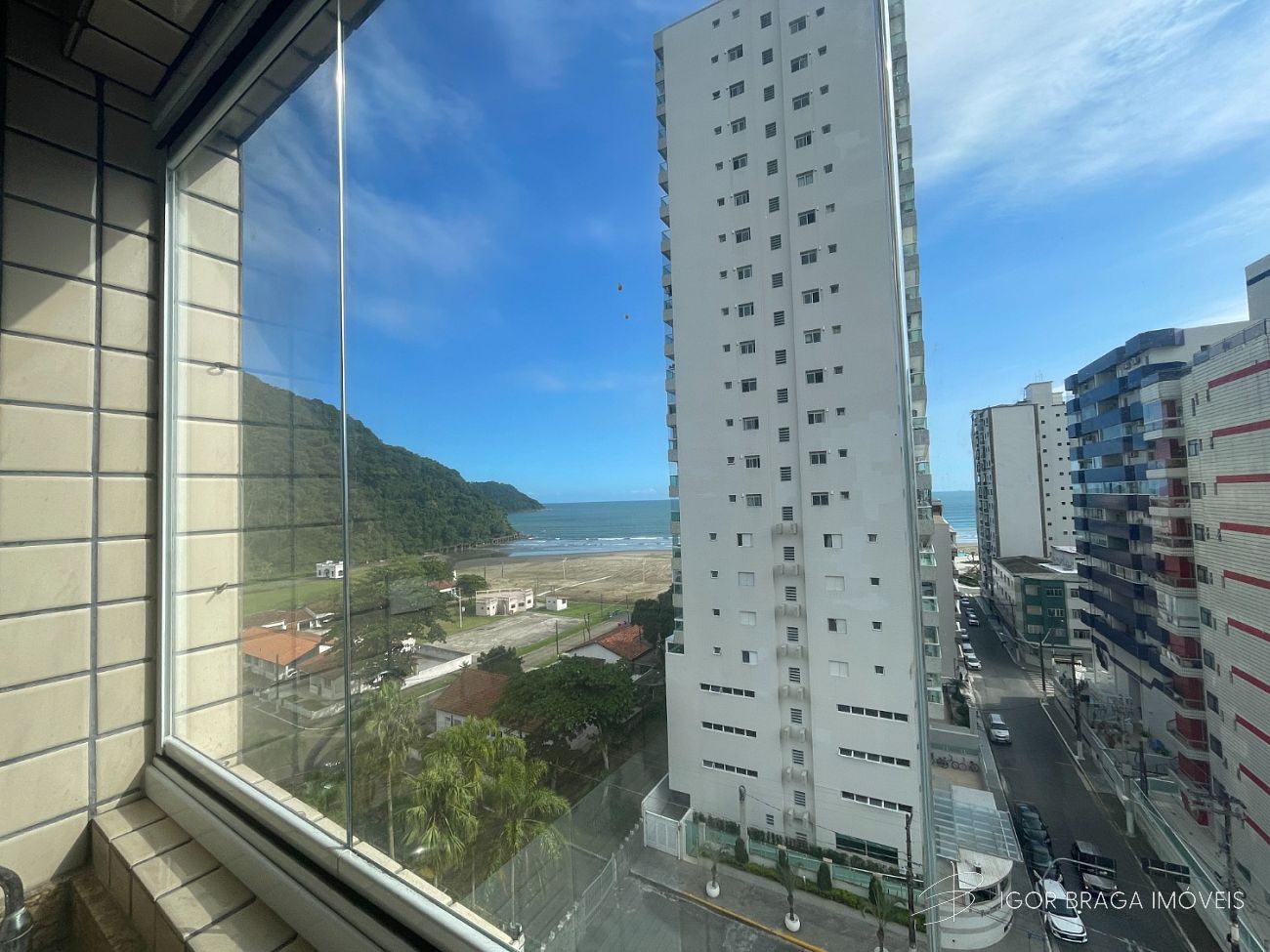 BELÍSSIMO APARTAMENTO AMPLO, ACABAMENTO FINO E LAZER COMPLETO