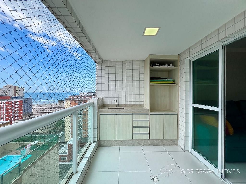 BELÍSSIMO APARTAMENTO, AMPLO, ACABAMENTO FINO E LAZER COMPLETO