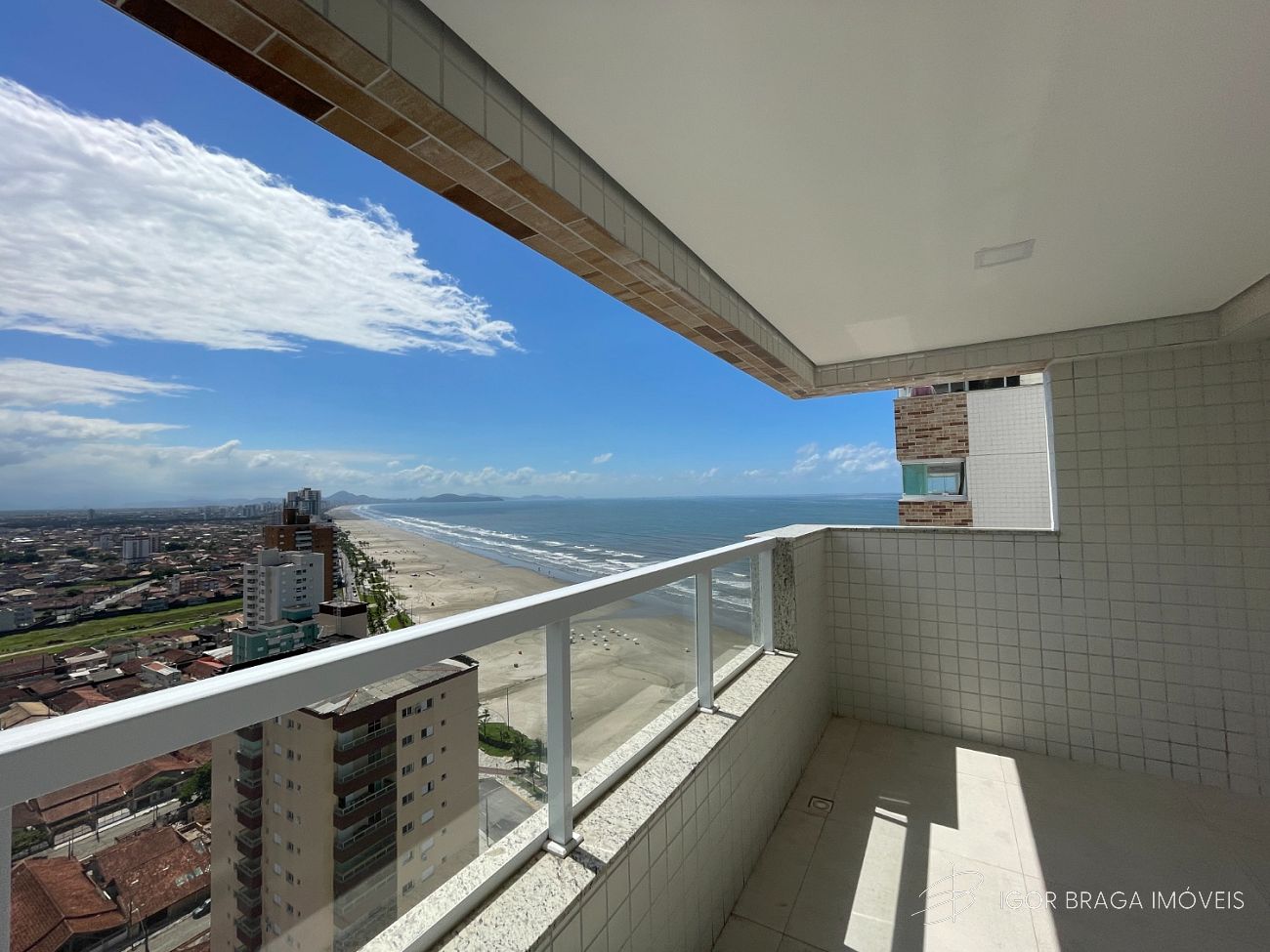 BELÍSSIMA COBERTURA DUPLEX, FINO ACABAMENTO E LAZER COMPLETO