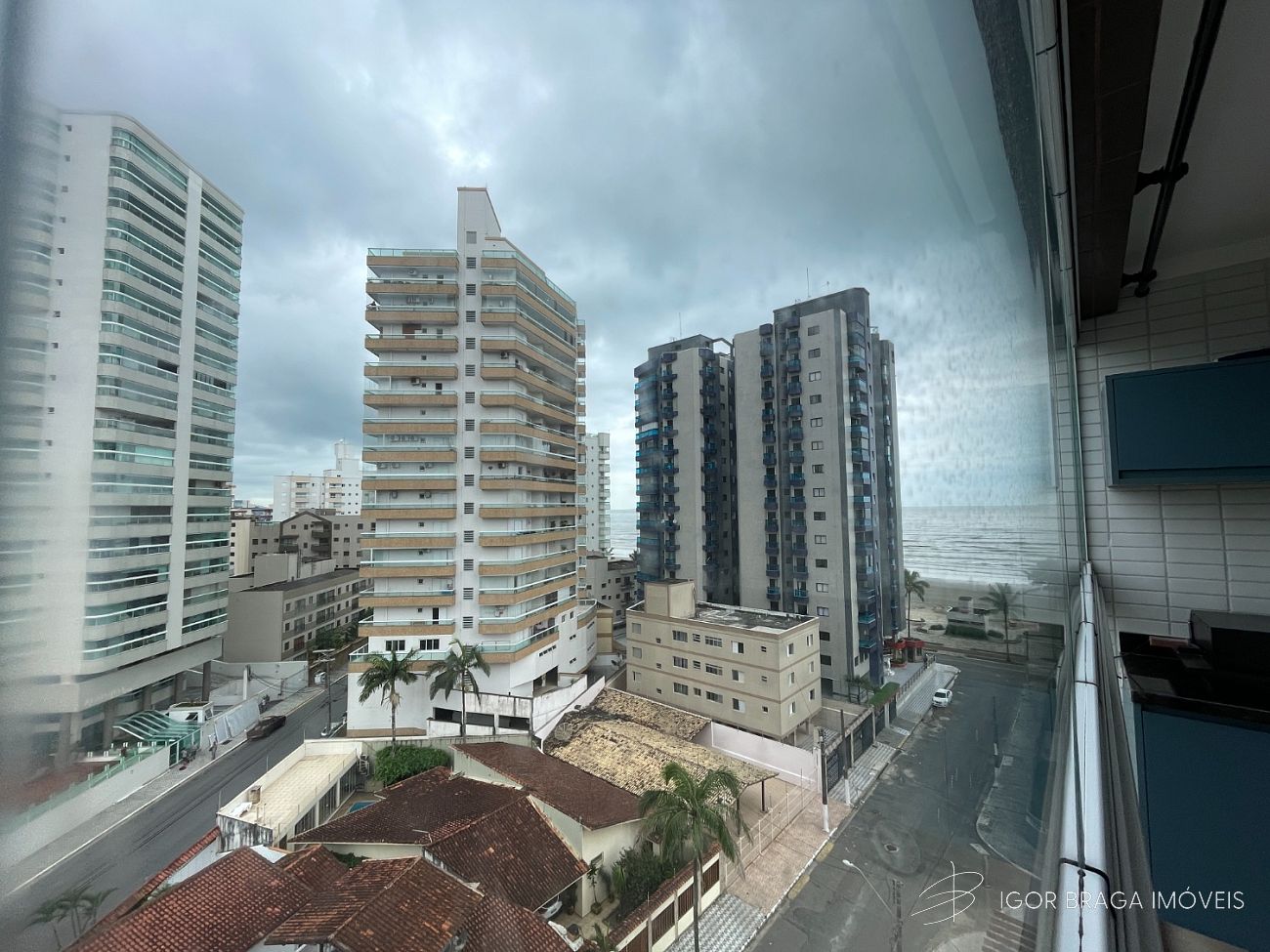 BELÍSSIMO APARTAMENTO COM ACABAMENTO FINO E LAZER COMPLETO