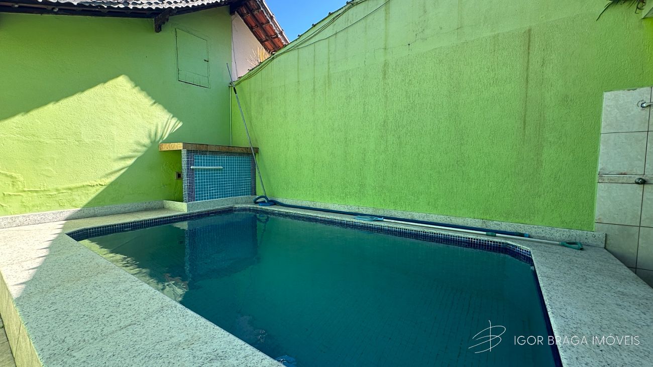 BELÍSSIMA CASA AMPLA E AREA DE LAZER