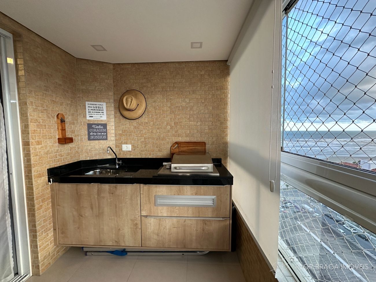 BELÍSSIMO APARTAMENTO COM ACABAMENTO FINO E LAZER COMPLETO