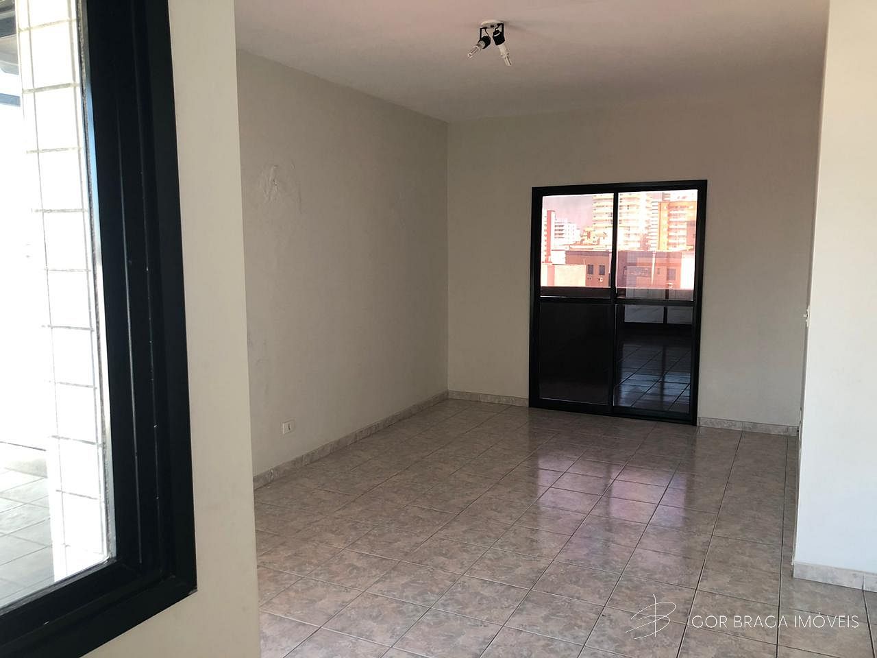 BELÍSSIMO APARTAMENTO COM ACABAMENTO FINO E LAZER COMPLETO