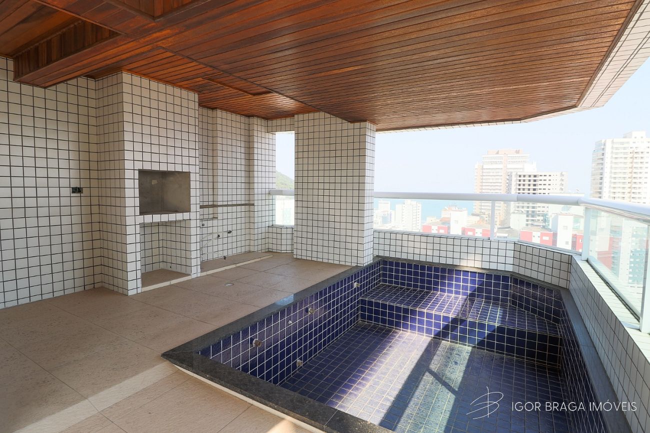 BELÍSSIMO COBERTURA, À 650m DO MAR E LAZER COMPLETO