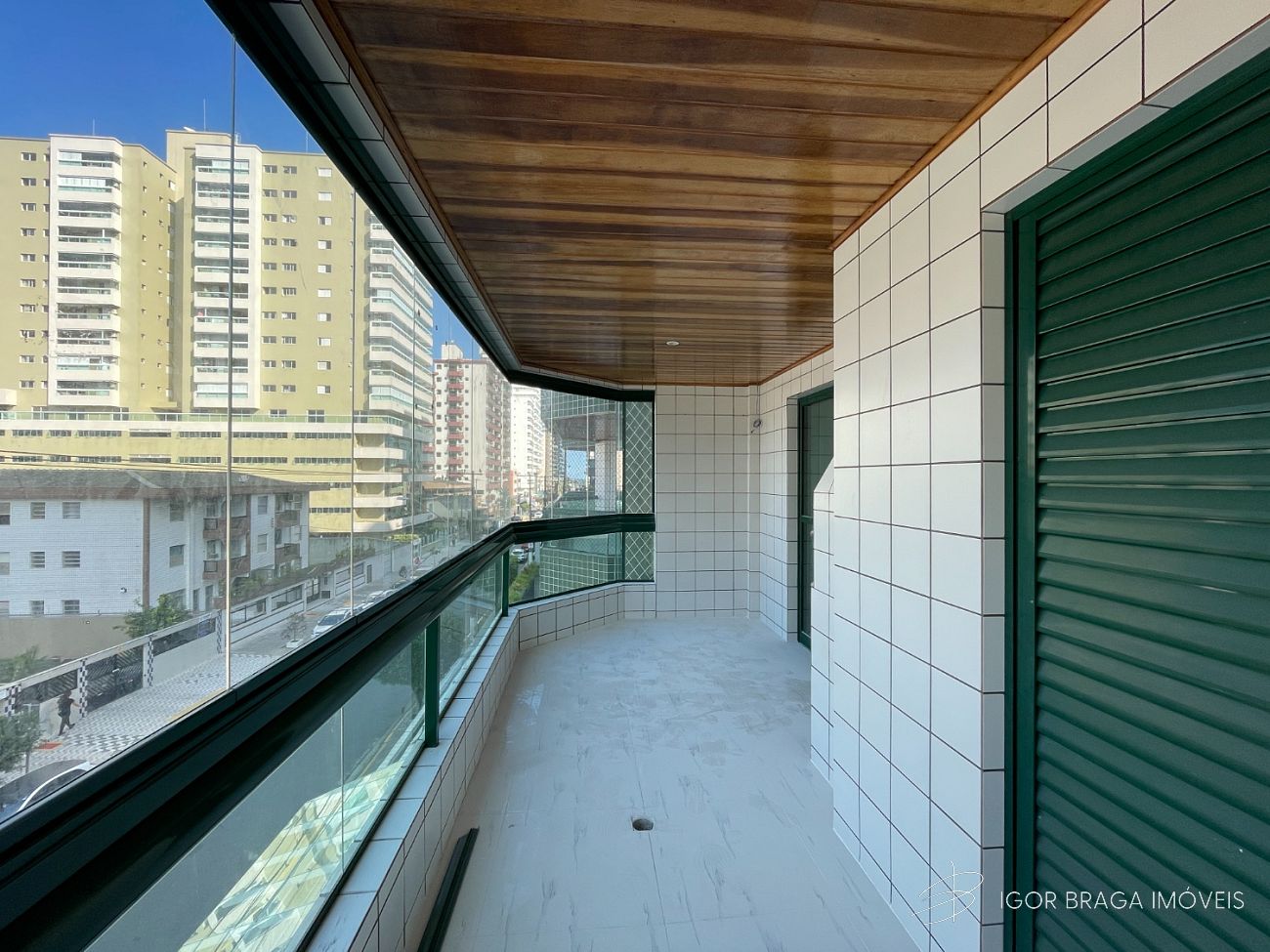 BELÍSSIMO APARTAMENTO COM ACABAMENTO FINO E LAZER COMPLETO