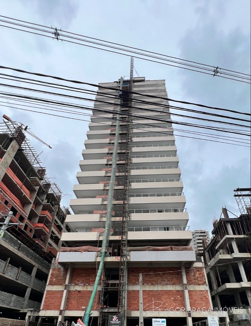 BELÍSSIMO APARTAMENTO, À 150M DO MAR E ESPAÇO DE LAZER