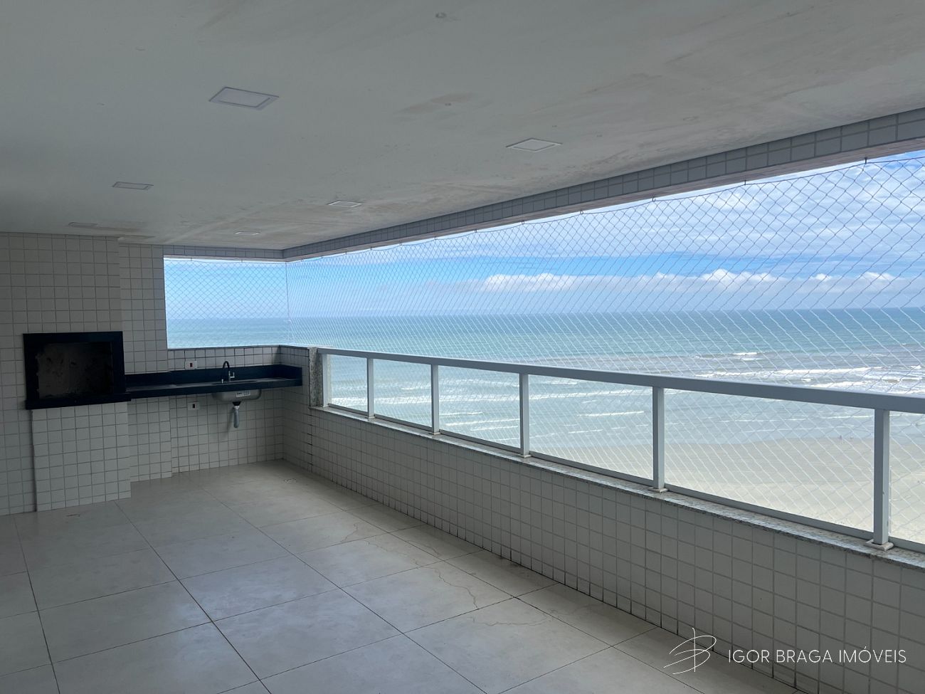 BELÍSSIMO APARTAMENTO, FINO ACABAMENTO E LAZER COMPLETO