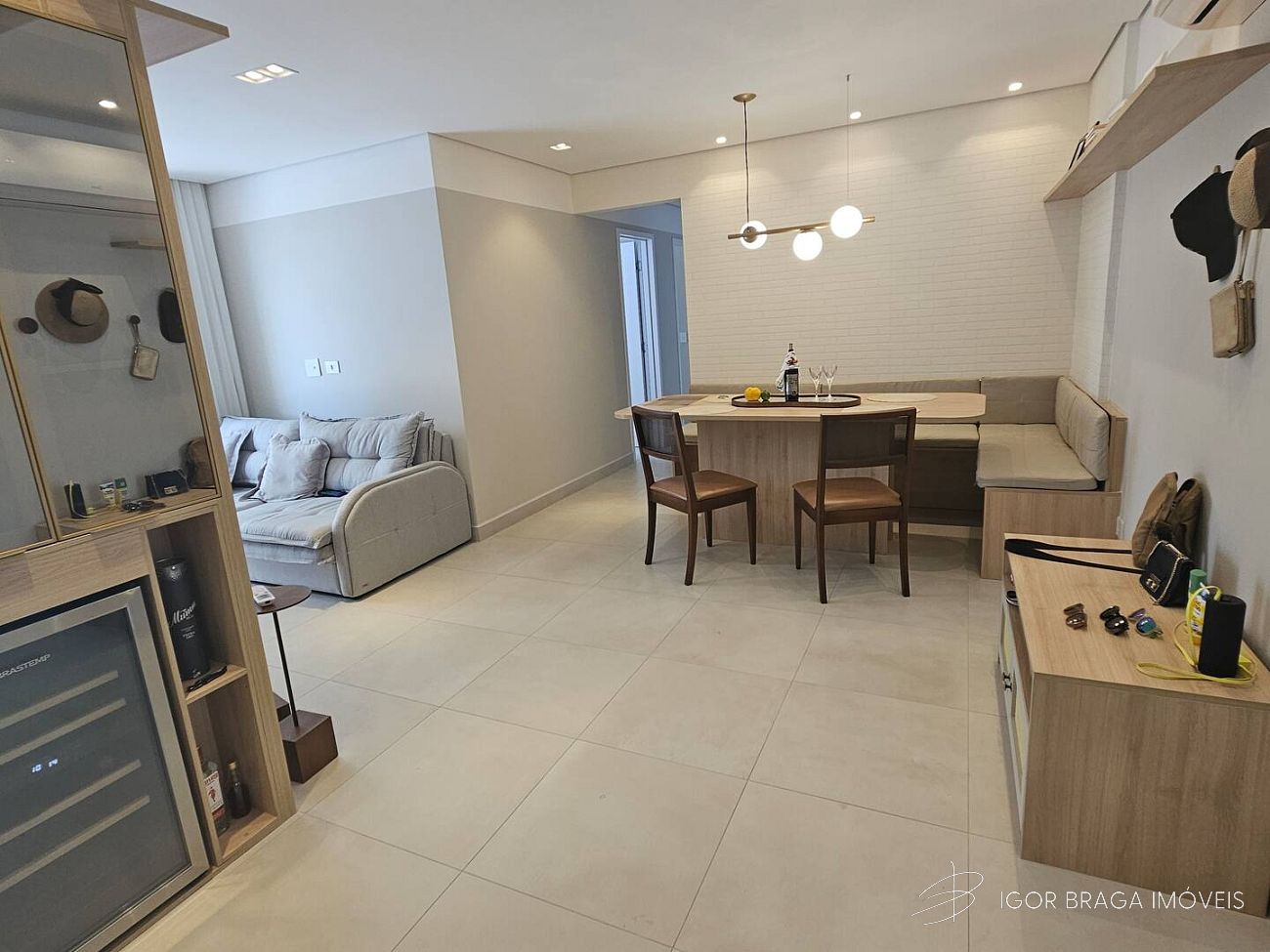 BELÍSSIMO APARTAMENTO COM ACABAMENTO FINO E LAZER COMPLETO