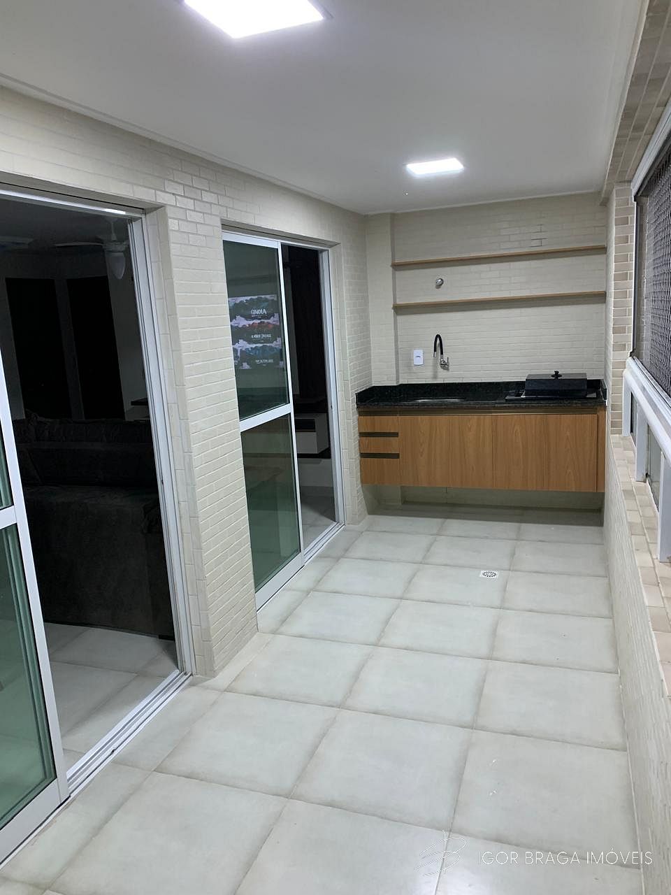 BELÍSSIMO APARTAMENTO COM ACABAMENTO FINO E LAZER COMPLETO