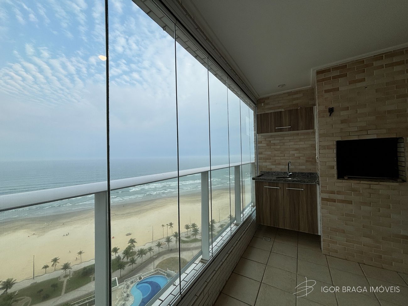 BELÍSSIMO APARTAMENTO COM ACABAMENTO FINO E LAZER COMPLETO