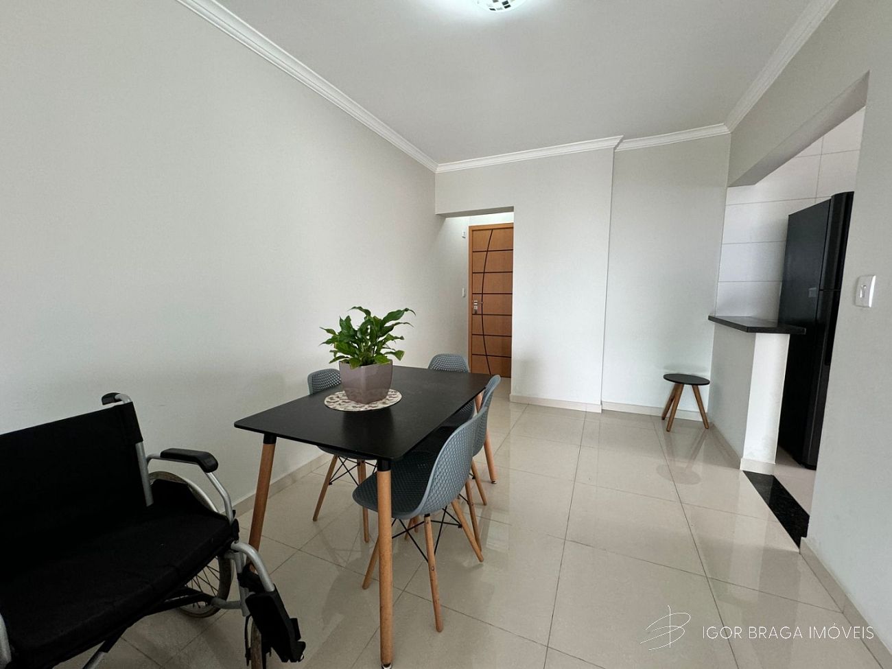 BELÍSSIMO APARTAMENTO COM ACABAMENTO FINO E LAZER COMPLETO