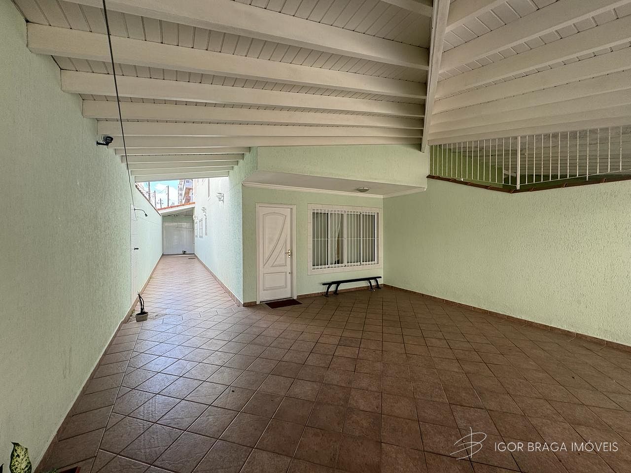 BELÍSSIMO SOBRADO COM FINO ACABAMENTO LOCALIZADA NO BAIRRO GUILHERMINA