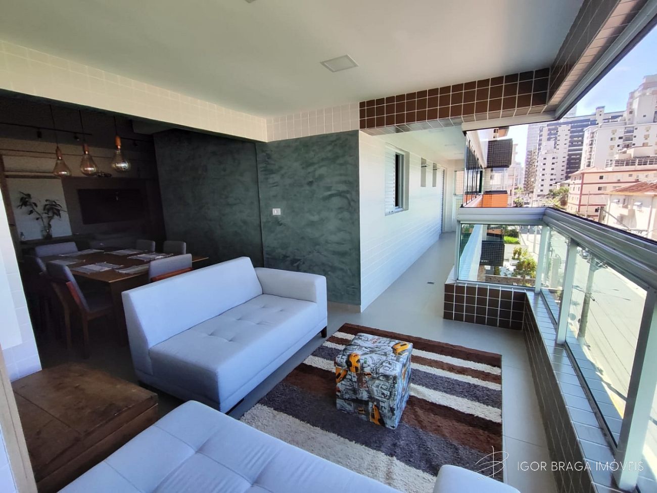 BELÍSSIMO APARTAMENTO, FINO ACABAMENTO E LAZER COMPLETO