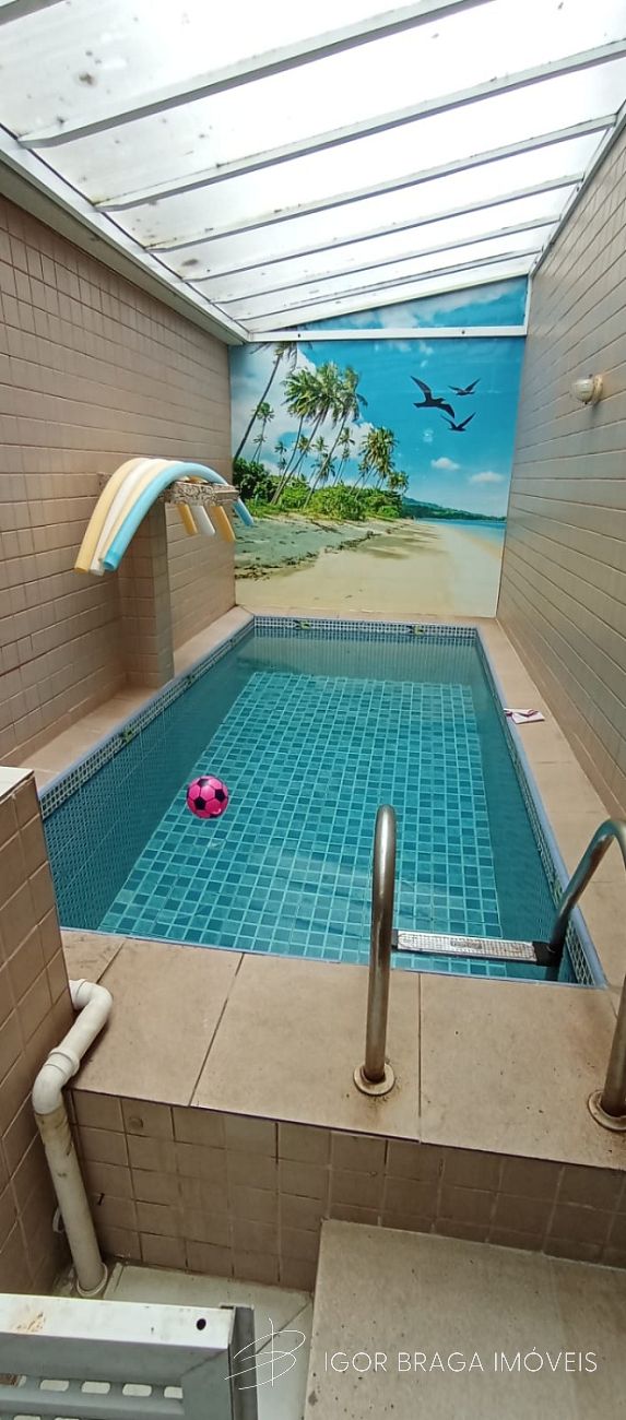 BELISSÍMA CASA COM FINO ACABAMENTO E LAZER COMPLETO