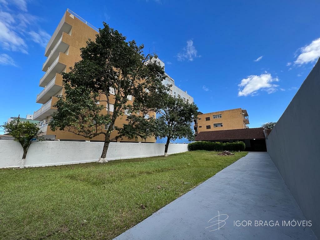 BELÍSSIMO TERRENO COM EDICULA E AMPLO