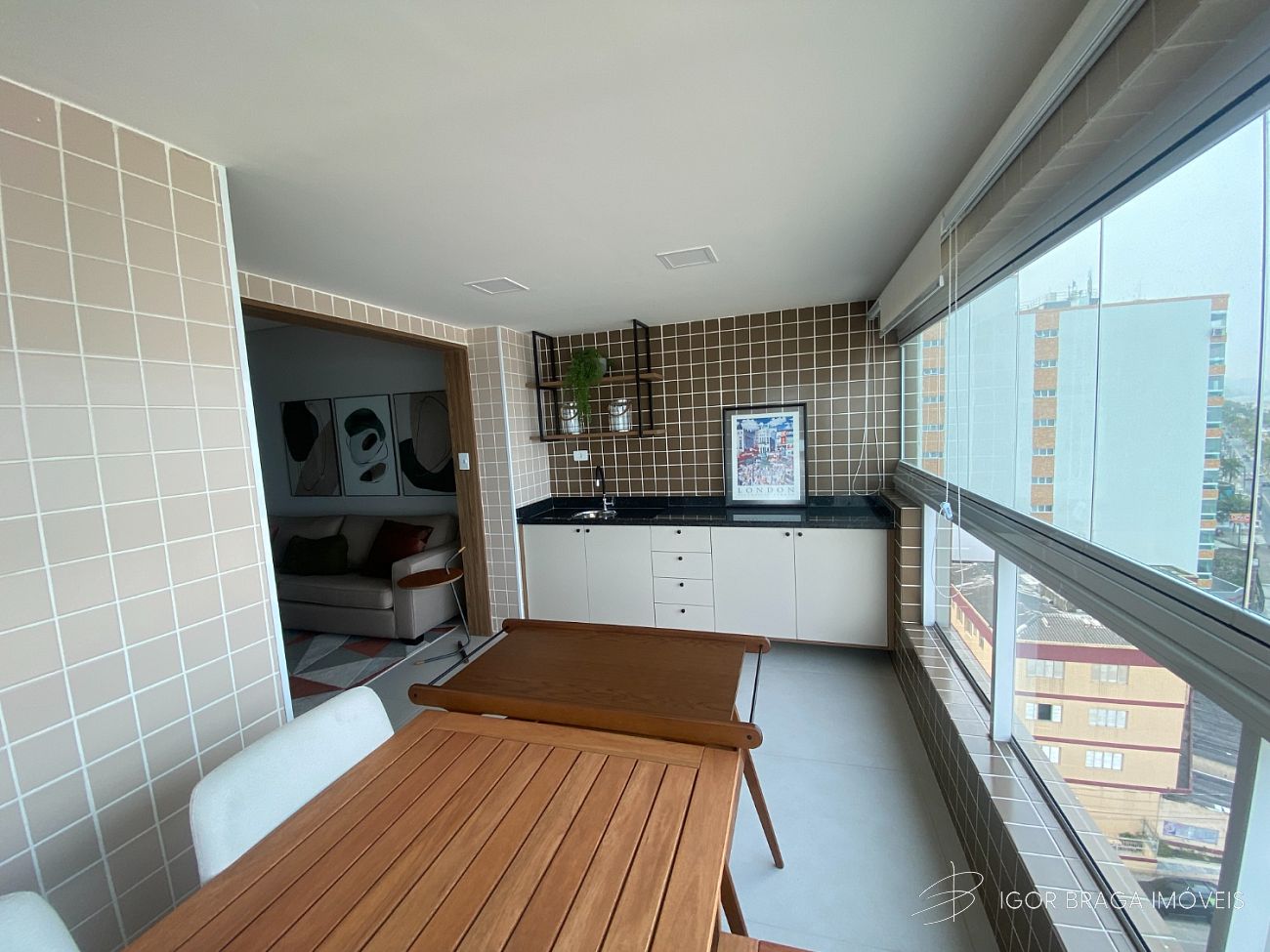 BELÍSSIMO APARTAMENTO, FINO ACABAMENTO E LAZER COMPLETO