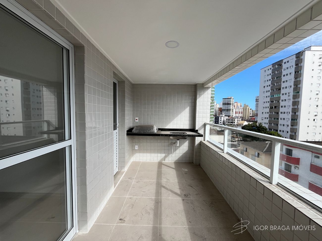 BELISSÍMO APARTAMENTO, À 900m DO MAR E LAZER