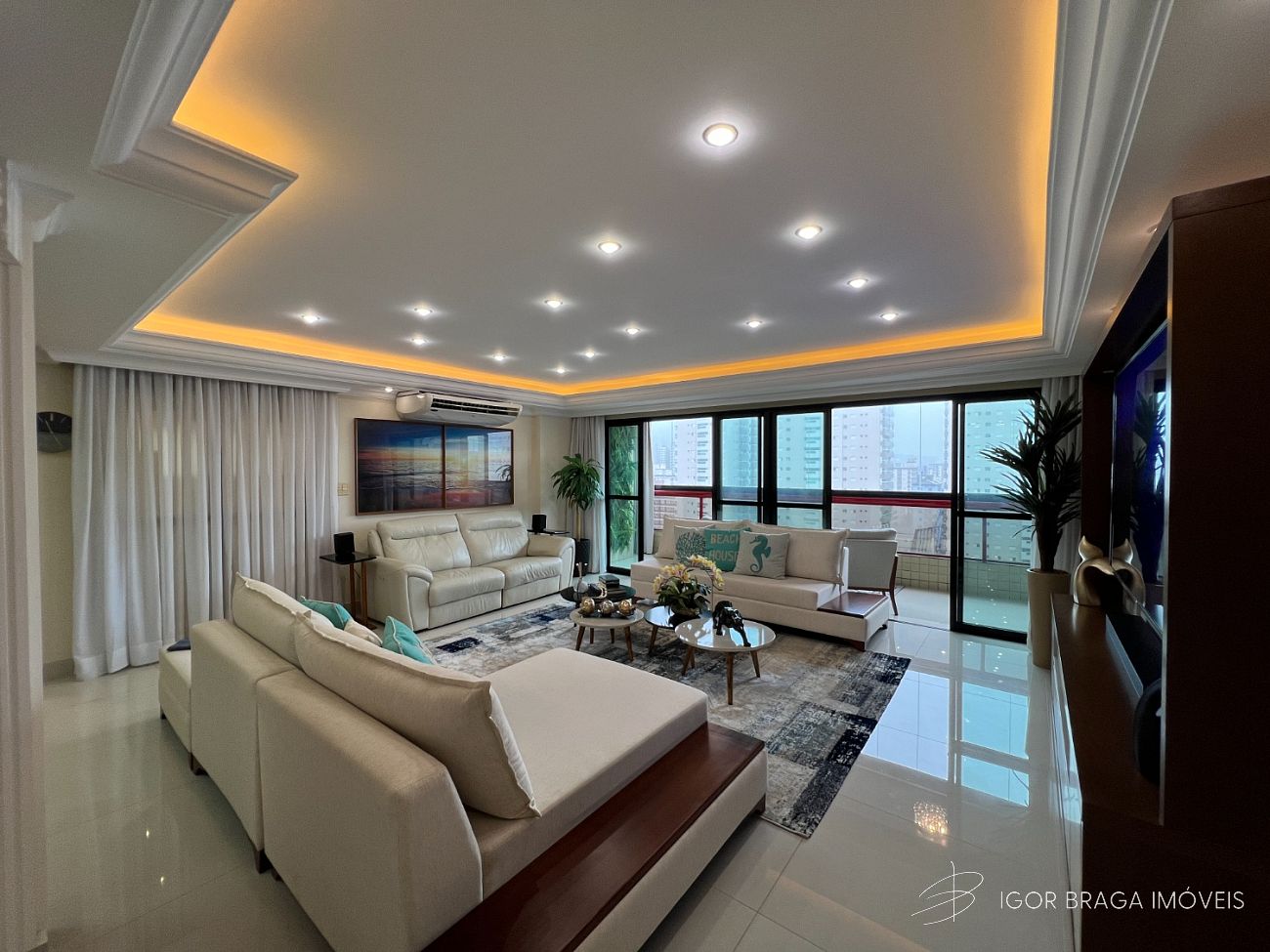 BELÍSSIMA COBERTURA, FINO ACABAMENTO E AMPLO