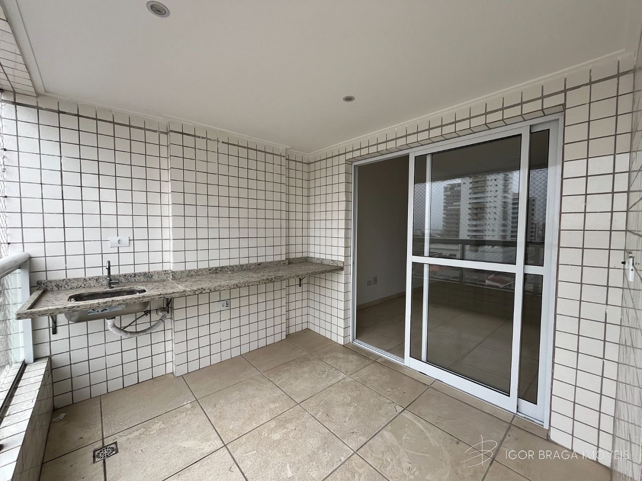 BELÍSSIMO APARTAMENTO,FINO ACABAMENTO E LAZER COMPLETO