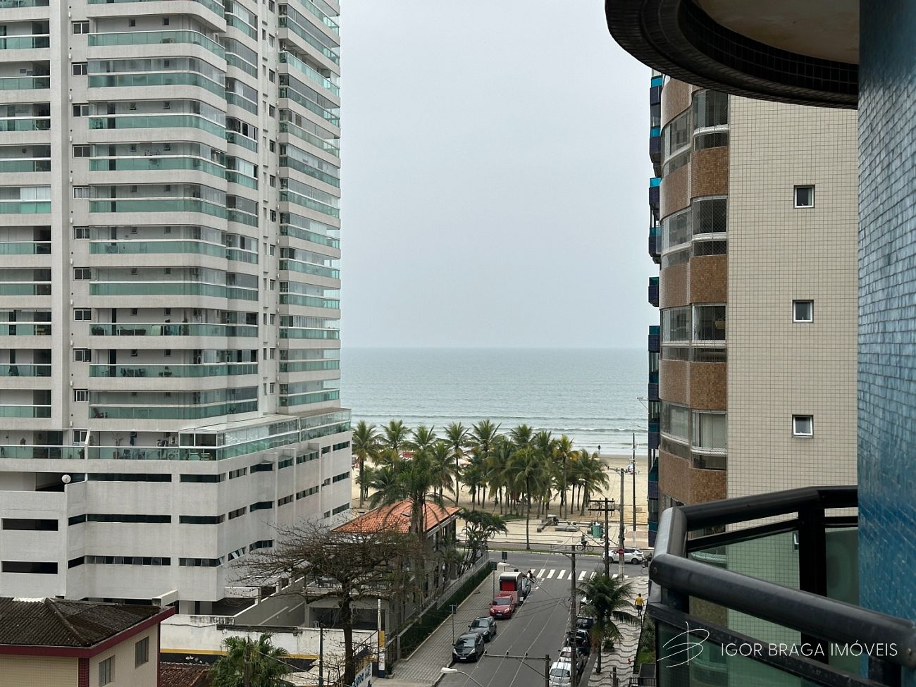 BELÍSSIMO APARTAMENTO, FINO ACABAMENTO E AMPLO