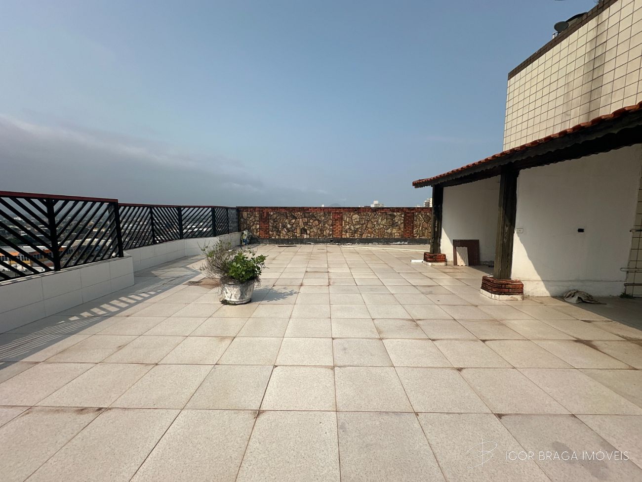 BELÍSSIMA COBERTURA, FINO ACABAMENTO E AMPLA